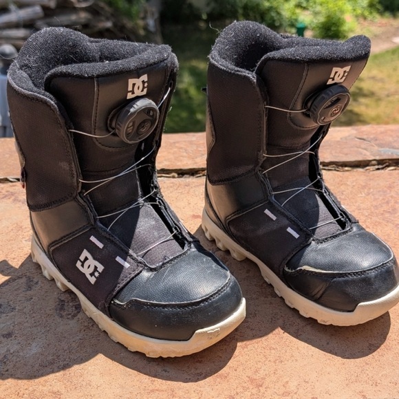 DC scout with BOA. like new. minorscuffs. Snowboard Boots